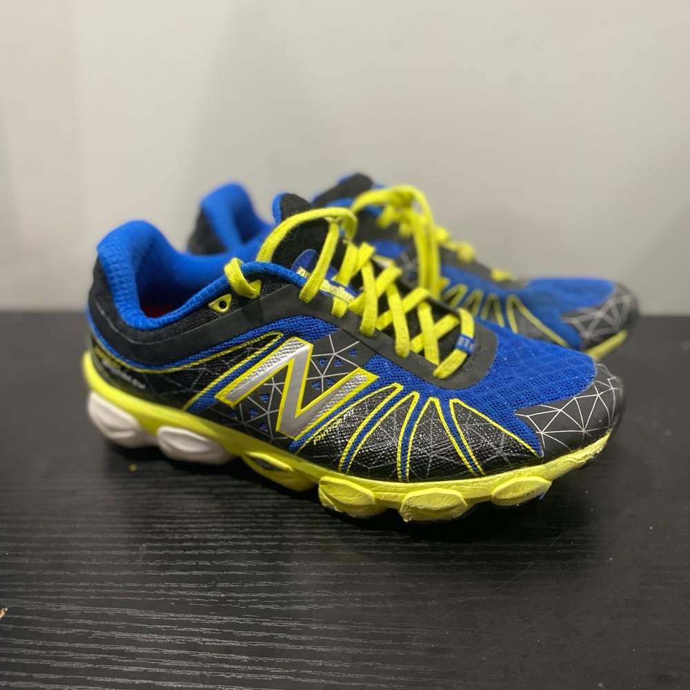 New Balance 890v4 Size 8 4E Men’s Used